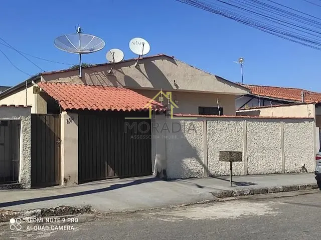 Casa com 208m² 3 quartos e 1 banheiro, à venda, no bairro Parque dos Municípios I em Guaxupé