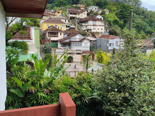 Casa com 665m², à venda, no bairro Castelanea em Petrópolis