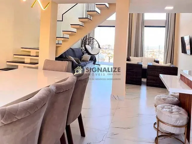 Casa 4 quartos e 3 banheiros, à venda, no bairro Ogiva em Cabo Frio