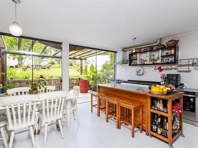Casa com 233m² 3 quartos e 4 banheiros, à venda, no bairro Pilarzinho em Curitiba
