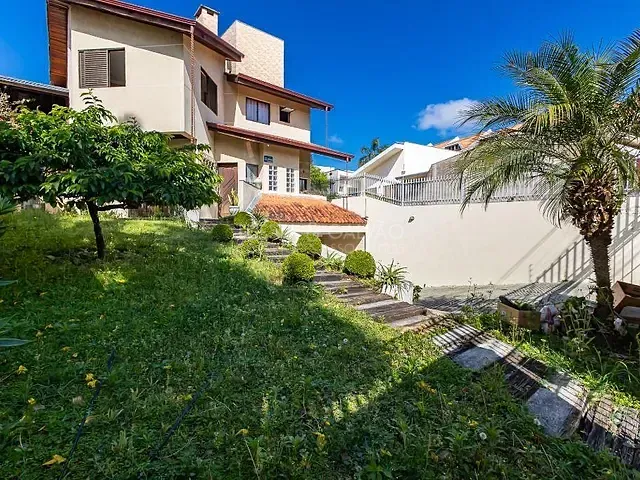 Casa com 233m² 3 quartos e 4 banheiros, à venda, no bairro Pilarzinho em Curitiba