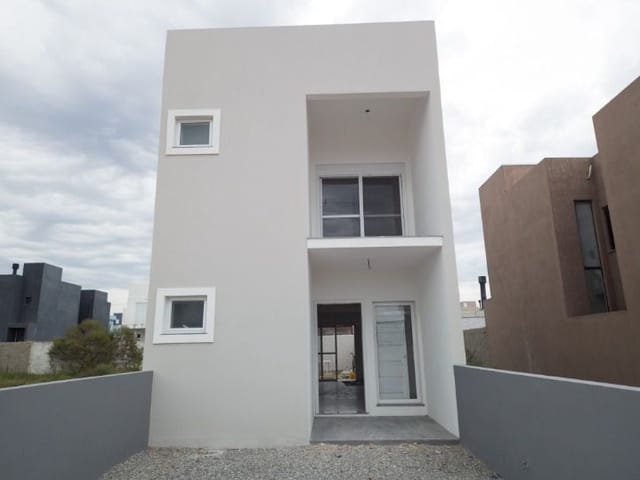 Casa com 3 dormitórios à venda, por R$ 480.000 - Amarílis - Pelotas/RS. Agende sua visita conosco! UP Imóveis!