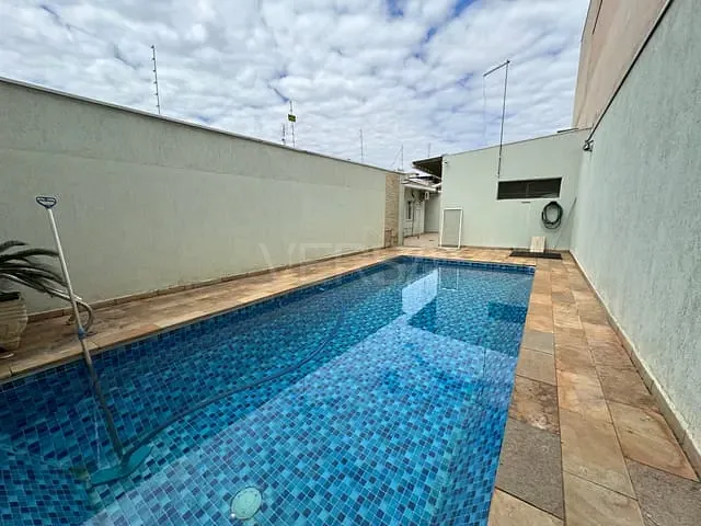 Casa com 440m² 3 quartos e 3 banheiros, à venda, no bairro Vila Elizabeth (BNH) em Rio Claro