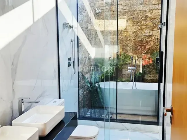 Casa com 1500m² 3 quartos e 5 banheiros, à venda ou para alugar, no bairro KM 51 em Sertanópolis