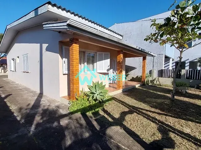 Casa com 300m² 4 quartos e 2 banheiros, à venda, no bairro Praia de Mariluz em Imbé