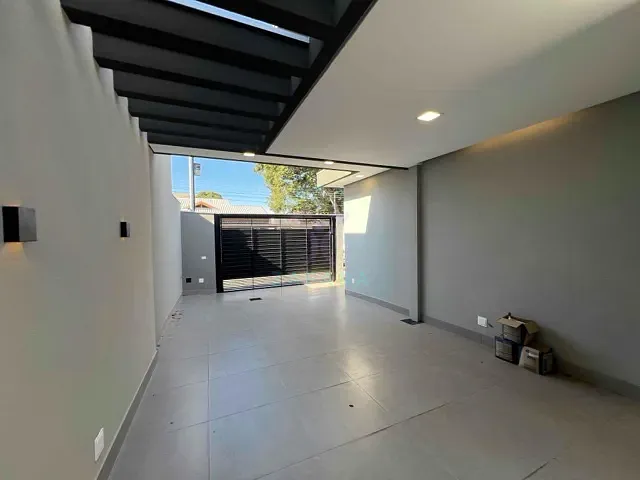 Casa com 225m² 3 quartos e 3 banheiros, à venda, no bairro Parque Residencial Rita Vieira em Campo Grande