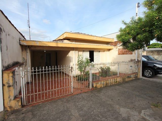 Casa com 150m² 2 quartos e 2 banheiros, à venda, no bairro Vila Zanetti em São João da Boa Vista