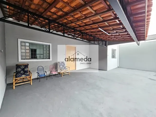 Casa com 250m² 4 quartos e 2 banheiros, à venda, no bairro POMPÉIA 2 em Jacarezinho