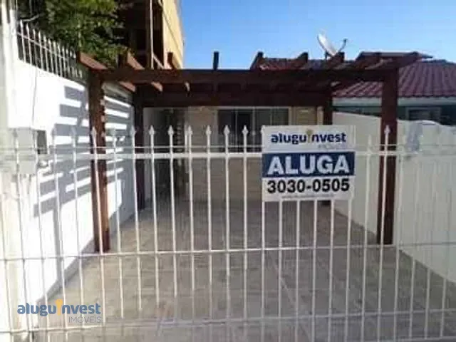 Casa com 60m² 1 quarto e 1 banheiro, para alugar, no bairro Lagoa da Conceição em Florianópolis