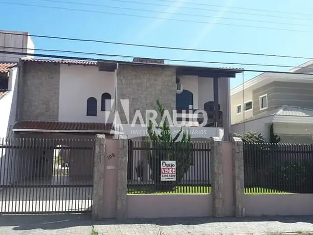 Casa com 460m² 3 quartos e 2 banheiros, à venda, no bairro Ressacada em Itajaí