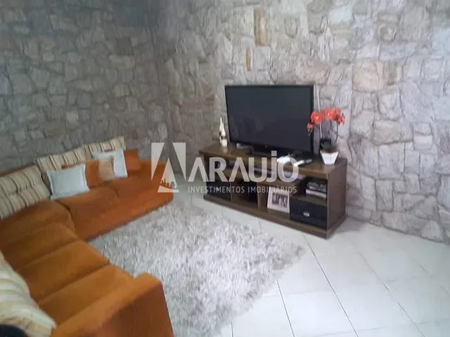 Casa com 460m² 3 quartos e 2 banheiros, à venda, no bairro Ressacada em Itajaí