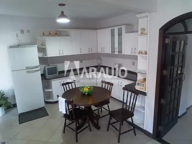 Casa com 460m² 3 quartos e 2 banheiros, à venda, no bairro Ressacada em Itajaí