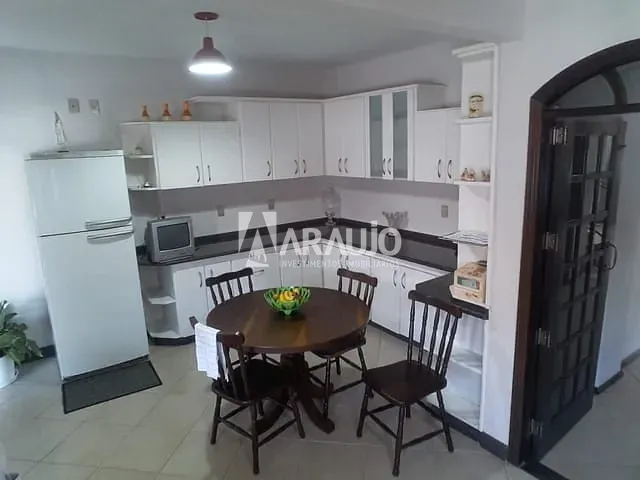Casa com 460m² 3 quartos e 2 banheiros, à venda, no bairro Ressacada em Itajaí