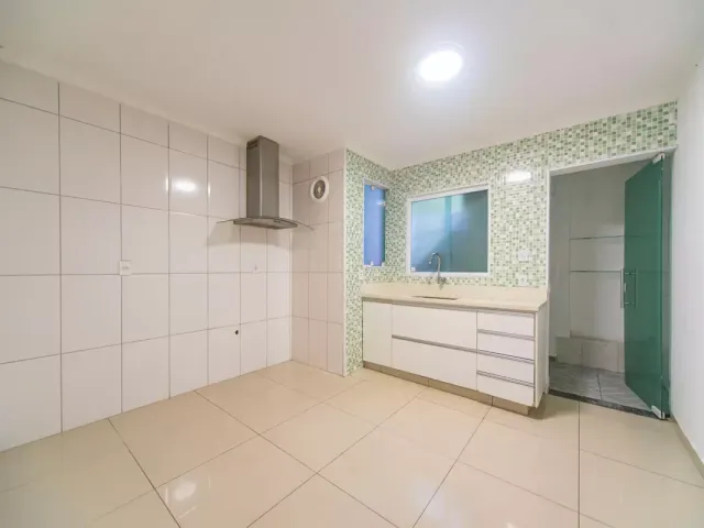 Casa 2 quartos e 2 banheiros, para alugar, no bairro Campestre em Santo André