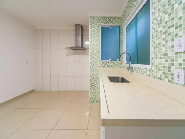 Casa 2 quartos e 2 banheiros, para alugar, no bairro Campestre em Santo André