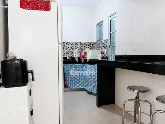 Casa 2 quartos e 1 banheiro, à venda, no bairro Bonsucesso (Barreiro) em Belo Horizonte
