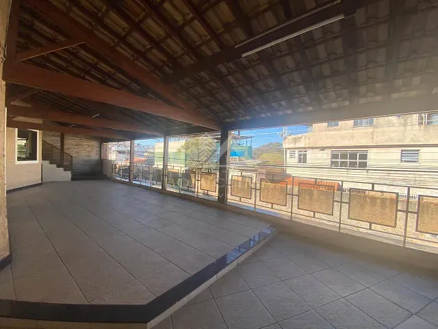 Casa 2 quartos e 2 banheiros, para alugar, no bairro Nossa Senhora das Graças em Juiz de Fora