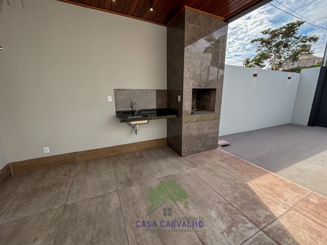 Casa com 200m² 3 quartos e 3 banheiros, à venda, no bairro Universitário em Corumbá