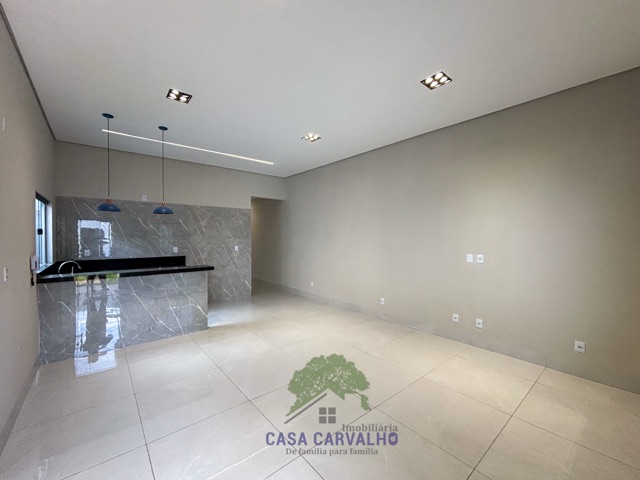 Casa com 200m² 3 quartos e 3 banheiros, à venda, no bairro Universitário em Corumbá