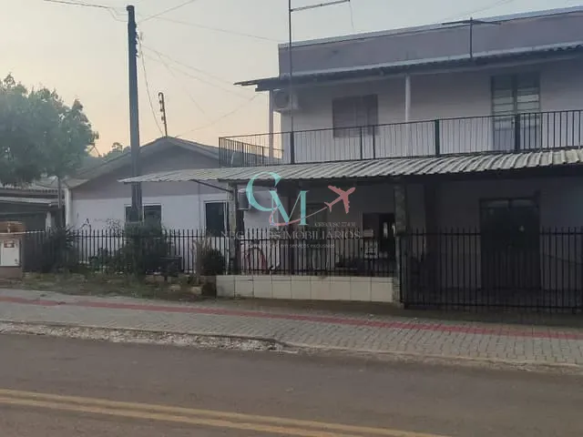 Casa com 211m² 4 quartos e 2 banheiros, à venda, no bairro Vila Cezamo em Xanxerê