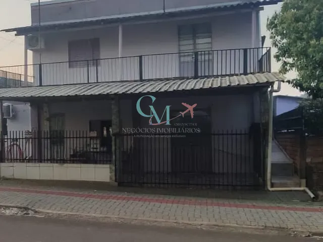 Casa com 211m² 4 quartos e 2 banheiros, à venda, no bairro Vila Cezamo em Xanxerê