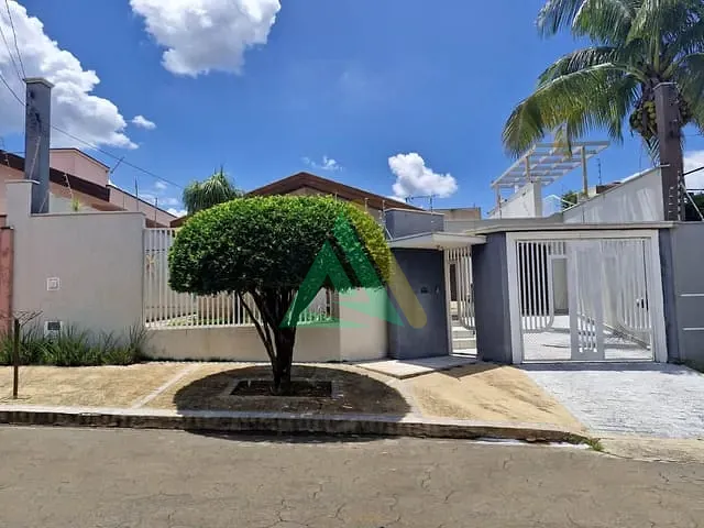 Casa com 300m² 3 quartos e 2 banheiros, à venda, no bairro Parque Residencial Cambuí em Mogi Guaçu