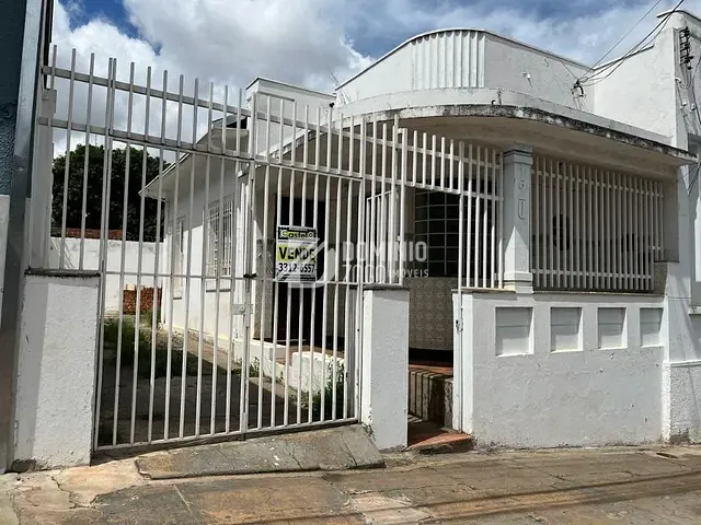 Casa com 559m² 3 quartos e 1 banheiro, à venda, no bairro Centro em Uberaba