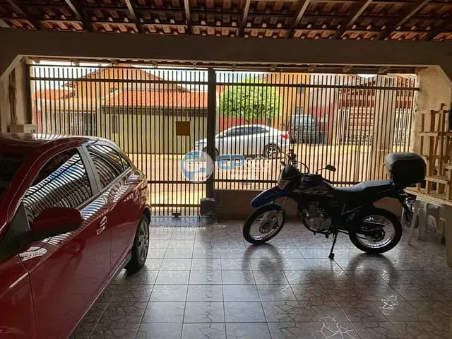 Casa com 125m² 3 quartos e 1 banheiro, à venda, no bairro Santiago em Londrina