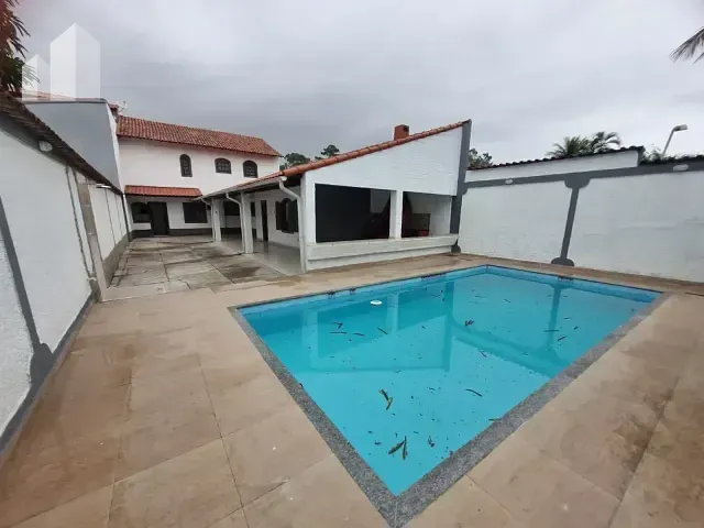 Casa com 300m² 4 quartos e 2 banheiros, para alugar, no bairro Jardim Alvorada em Nova Iguaçu