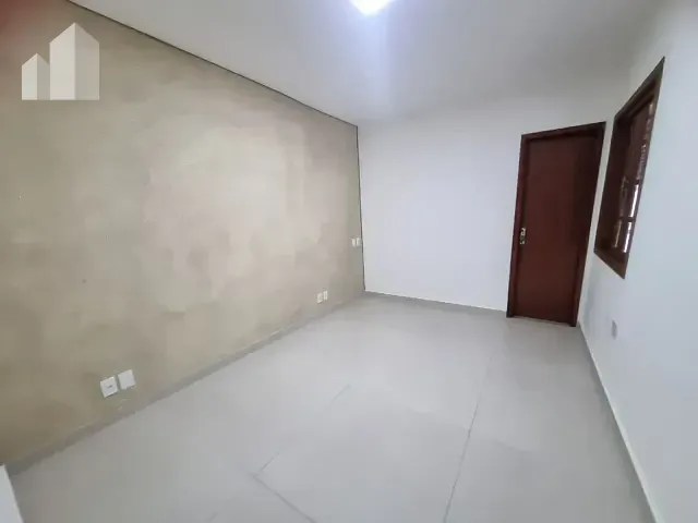Casa com 300m² 4 quartos e 2 banheiros, para alugar, no bairro Jardim Alvorada em Nova Iguaçu