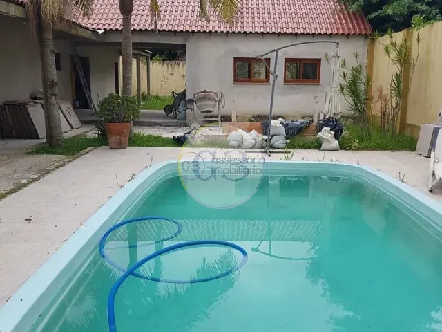Casa 4 quartos e 3 banheiros, à venda, no bairro Areal em Pelotas