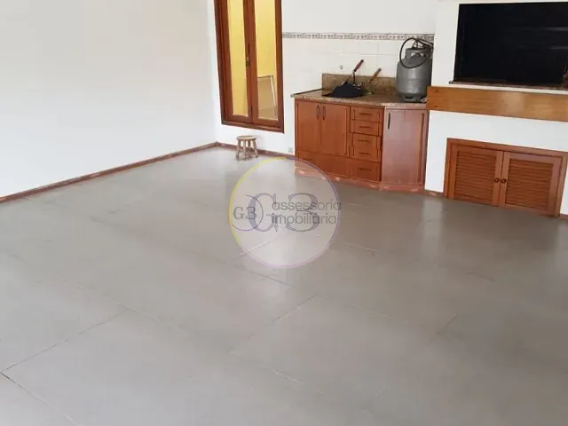 Casa 4 quartos e 3 banheiros, à venda, no bairro Areal em Pelotas