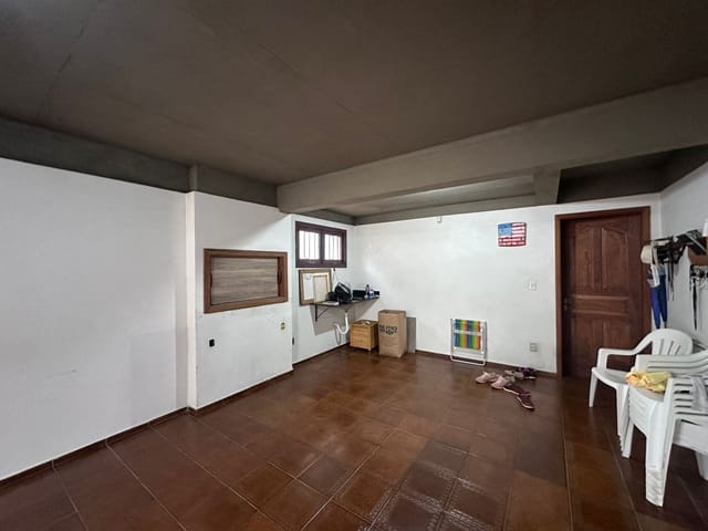 Casa com 212m² 4 quartos e 3 banheiros, à venda, no bairro Sagrada Familia em Nova Prata