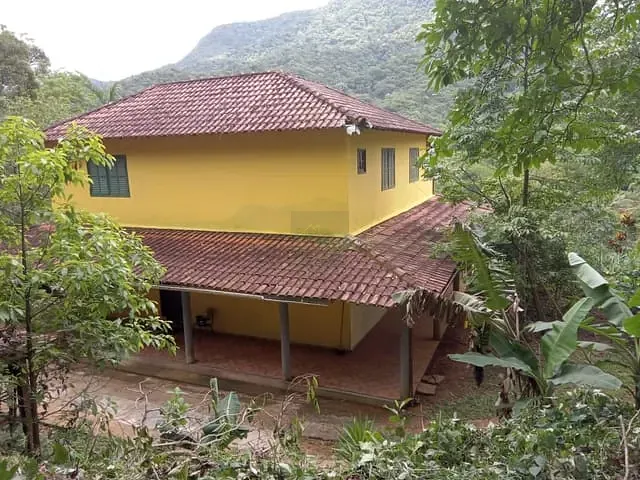 Casa com 2500m² 3 quartos e 4 banheiros, à venda, no bairro Peixe Dourado II em Casimiro de Abreu