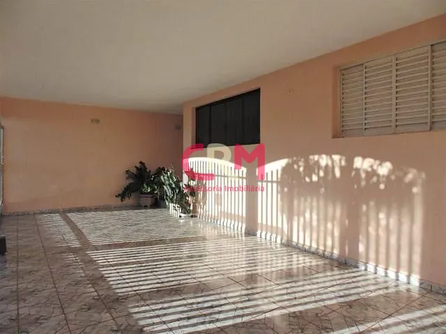 Casa com 220m² 3 quartos e 2 banheiros, à venda, no bairro Vila Buscardi em Taquaritinga