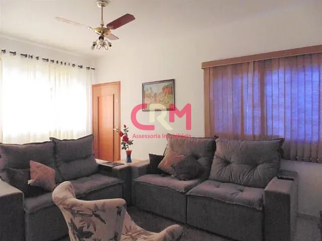 Casa com 220m² 3 quartos e 2 banheiros, à venda, no bairro Vila Buscardi em Taquaritinga