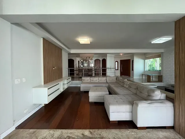 Casa com 915m² 5 quartos e 5 banheiros, à venda, no bairro Granja Viana em Cotia