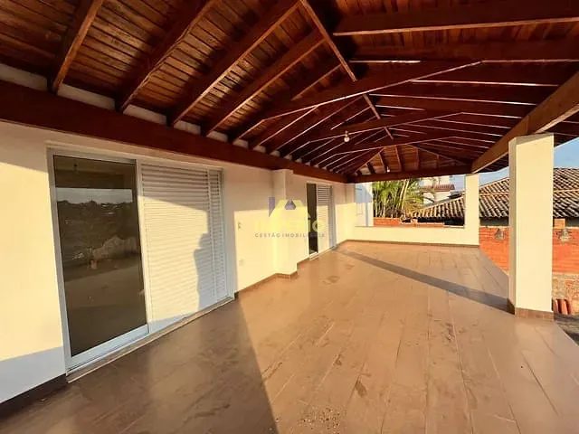 Casa com 1000m² 3 quartos e 4 banheiros, à venda, no bairro Terras de Santa Rosa em Salto