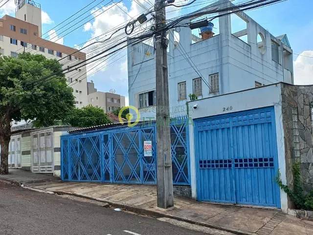 Casa com 450m², à venda, no bairro Vila Adolfo em Londrina