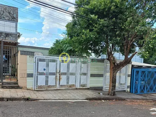Casa com 450m², à venda, no bairro Vila Adolfo em Londrina
