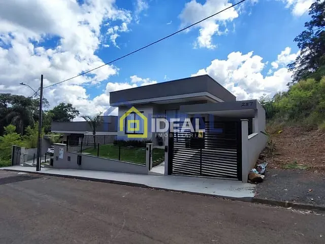 Casa com 101m² 2 quartos e 2 banheiros, à venda, no bairro Parque de Exposições em Concórdia
