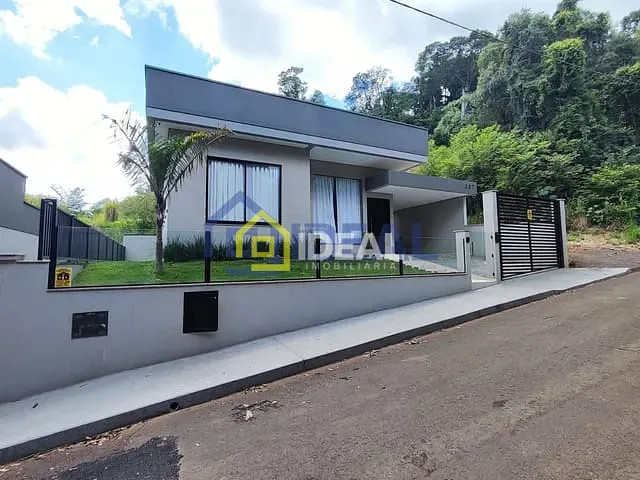 Casa com 101m² 2 quartos e 2 banheiros, à venda, no bairro Parque de Exposições em Concórdia