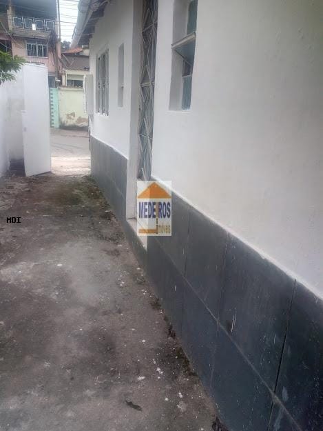 https://static.arboimoveis.com.br/CA0064_MEDEIR/casa-para-locacao-em-belford-roxo-das-gracas-dormitorio-banheiro1629918398317zmvjo.jpg