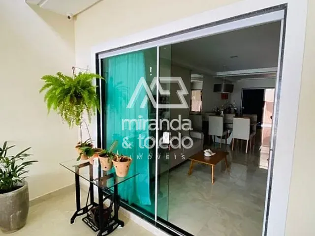 Casa com 180m² 3 quartos e 2 banheiros, à venda, no bairro Itapebussu em Guarapari