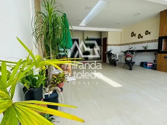 Casa com 180m² 3 quartos e 2 banheiros, à venda, no bairro Itapebussu em Guarapari