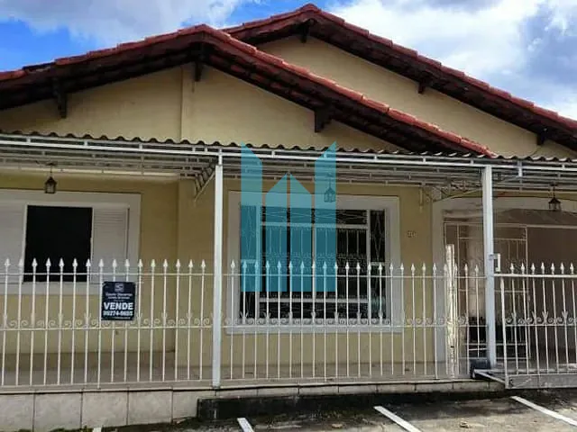 Casa 3 quartos e 2 banheiros, à venda, no bairro Jardim Quisisana em Poços de Caldas