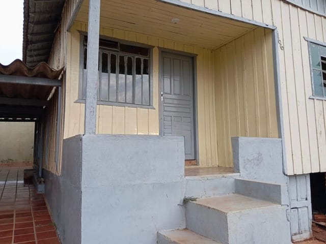 Casa com 80m² 3 quartos e 1 banheiro, para alugar, no bairro Jardim Santo Antônio em Cambé