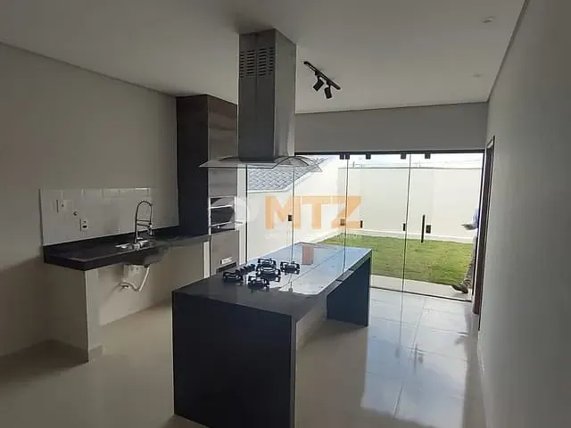 Casa com 250m² 3 quartos e 3 banheiros, à venda, no bairro Jardim Ouro Verde em Botucatu