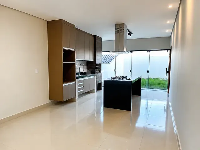 Casa com 250m² 3 quartos e 3 banheiros, à venda, no bairro Jardim Ouro Verde em Botucatu