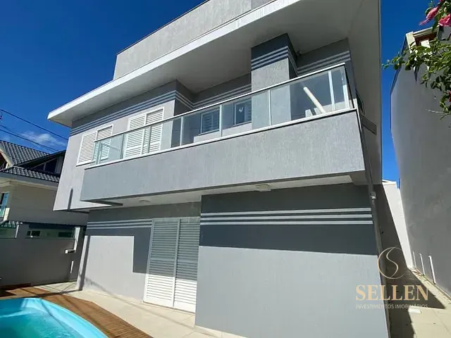 Casa com 560m² 7 quartos e 6 banheiros, à venda, no bairro Meia Praia em Navegantes